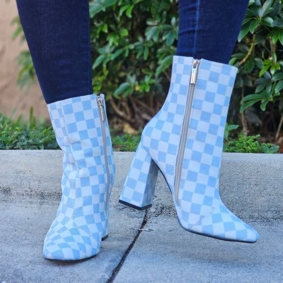 Womens Checkered Print Square Toe Block Heel Bootie - Picture 6 of 6
